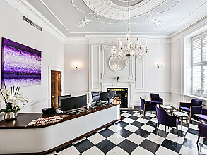 Saint James's Square, Pall Mall, SW1Y