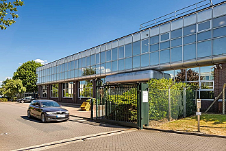 Oakcroft Road, Chessington, KT9