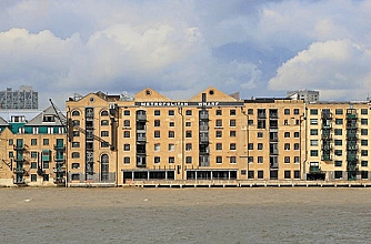 Wapping Wall, Canada Water, E1W