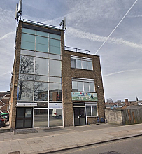 Northfield Avenue, Northfields, W5