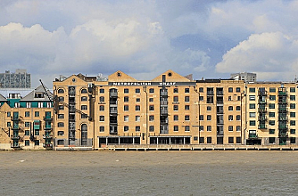 Wapping Wall, Canada Water, E1W